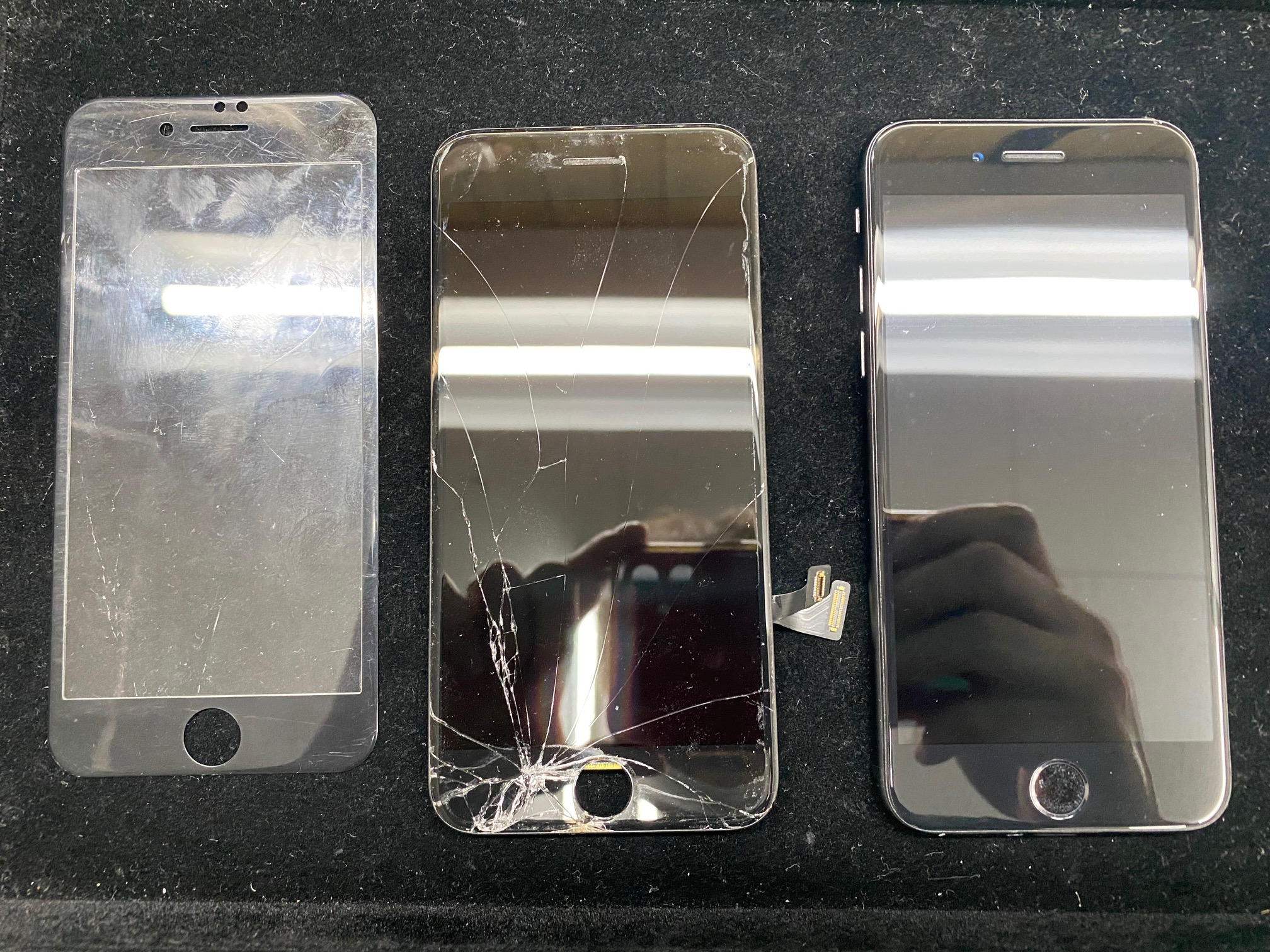 iPhone7画面ガラス割れのお客様がご来店されました